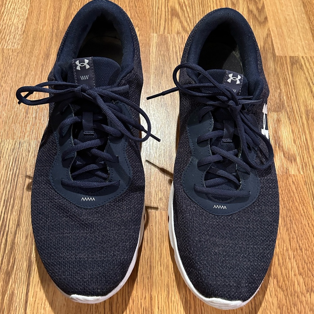 Under Armour men’s sneaker